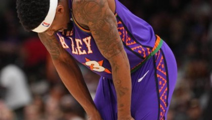 S赛信息-篮球比赛只得1分不容易！比尔复出之战30分钟7中0